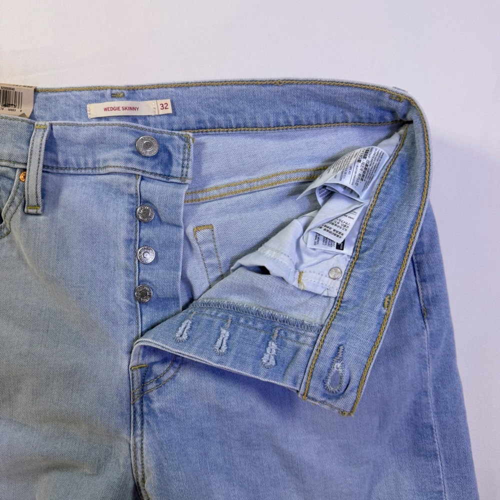 Levi's Wedgie Skinny Jeans Womens 32x26 Light Wash High Rise Button Fly Crop - Picture 9 of 15